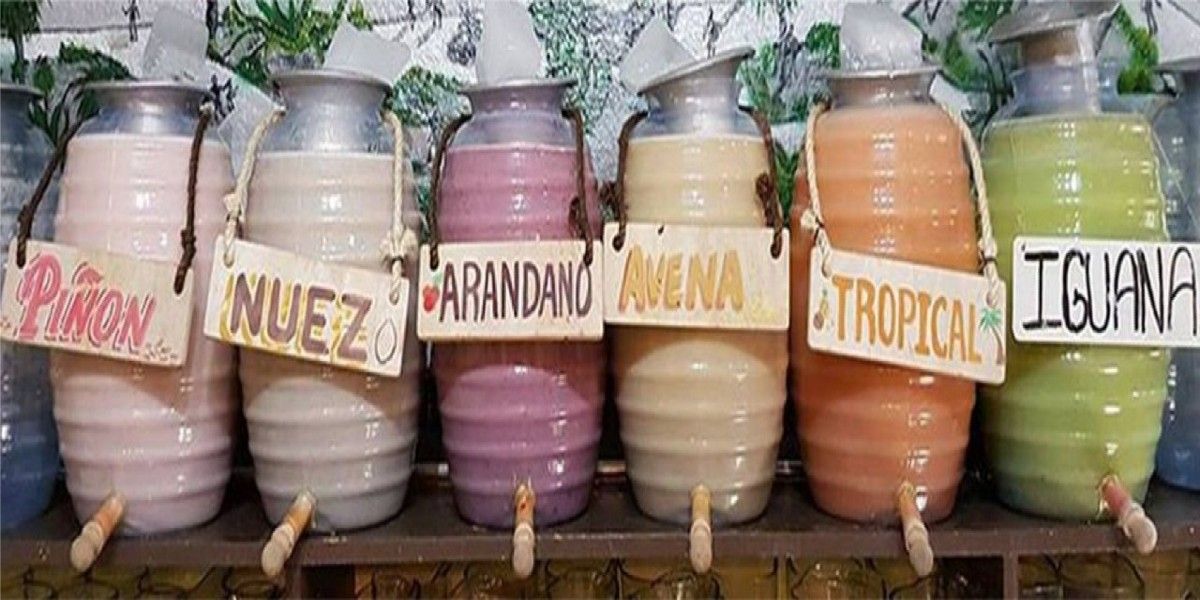 Conoce las mejores pulquerías de CDMX donde podrás probar esta tradicional bebida.