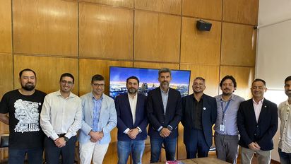 La delegación de la Región de Valparaíso se reunió con el intendente de la ciudad de Mendoza, Ulpiano Suárez.&nbsp; &nbsp;