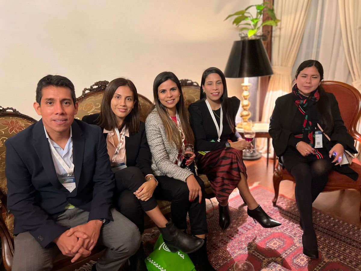 Delegación peruana que participó de la Vitrina Turística Anato 2022. - Ladevi Medios y Soluciones Delegación peruana que participó de la Vitrina Turística Anato 2022.