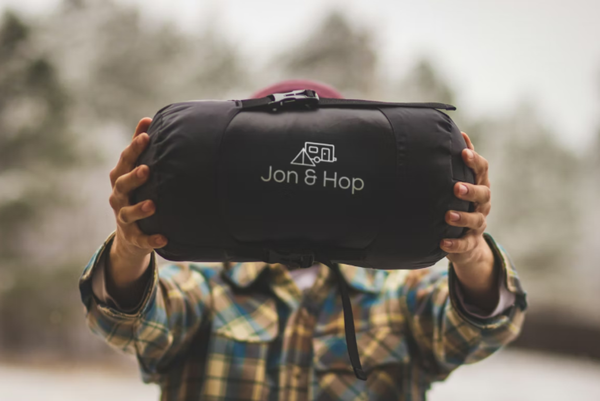  Si eres especialmente friolento o friolenta, considera elegir una bolsa con temperatura de confort 5°C inferior a la que técnicamente necesitarías según el clima esperado. 