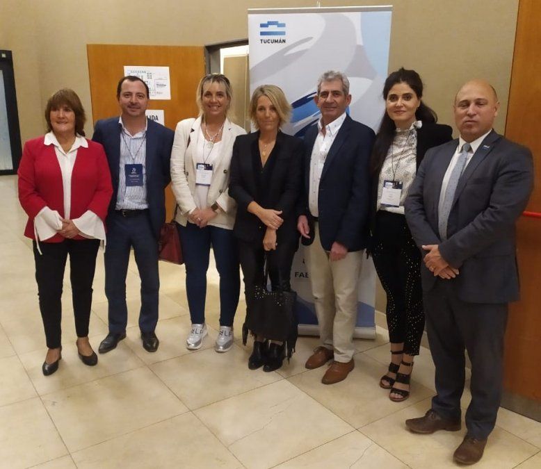 Silvia Pérez, secretaria general de la gobernación de la provincia de Tucumán. Martin Michaelsen, socio activo de la cámara de turismo de Tucumán. Verónica Pelaez, secretaria de la cámara de turismo de Tucumán. Elena Colombres, Garmendia vicepresidente Ente autárquico Tucumán Turismo.&nbsp; Ernesto Gettar presidente unión hotelera gastronómica. Beria khrata, presidente de Atavyt. Manuel Ramírez, tesorero Bureau de eventos y convenciones Tucumán.