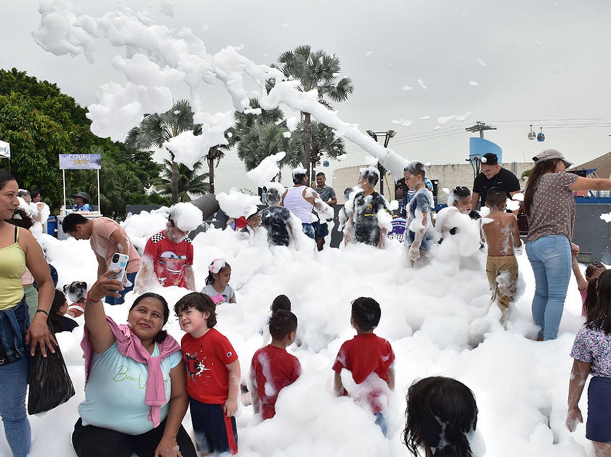 La Planchada fue el escenario en donde los niños se divirtieron en el “espuma party”.