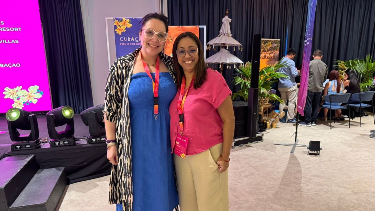 Nicole Brignardello Expan Tours Chile e Iris Carrasco, representante para el Cono Sur y Perú de la Oficina de Turismo de Curazao.