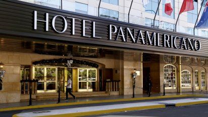 El&nbsp;Hotel Panamericano Buenos Aires es uno de los establecimientos que ha puesto a disposición sus instalaciones y parte de su personal para habilitarlo como hotel-hospital.