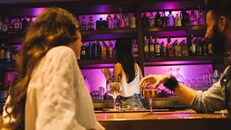 Gremios, como bares y restaurantes, exigen exigen cambios para el toque de queda.&nbsp;