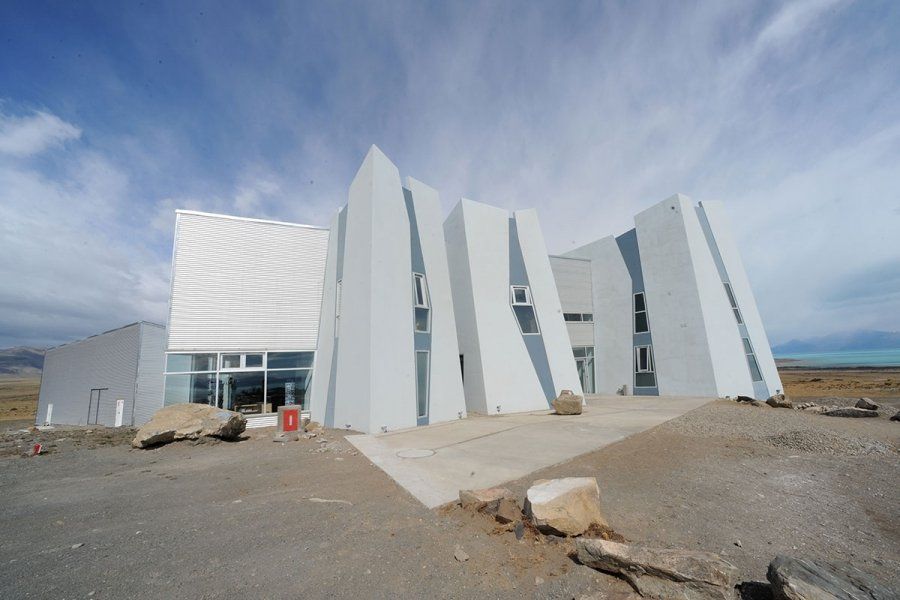 Glaciarium es un centro cultural y científico activo en donde se divulgan las últimas investigaciones sobre los glaciares y su entorno, muy cercano al centro de El Calafate.
