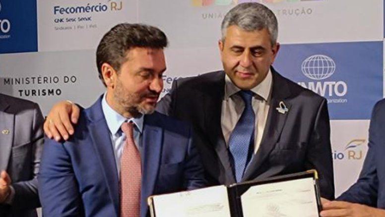 El ministro de Turismo de Brasil, Celso Sabino, junto al secretario General de ONU Turismo, Zurab Pololikashvili.