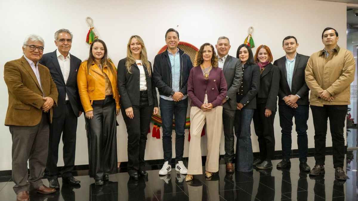 La reunión estuvo presidida por Juan Sebastián Sánchez, director de Análisis Sectorial y Promoción en Calidad (e) y los representantes gremiales.