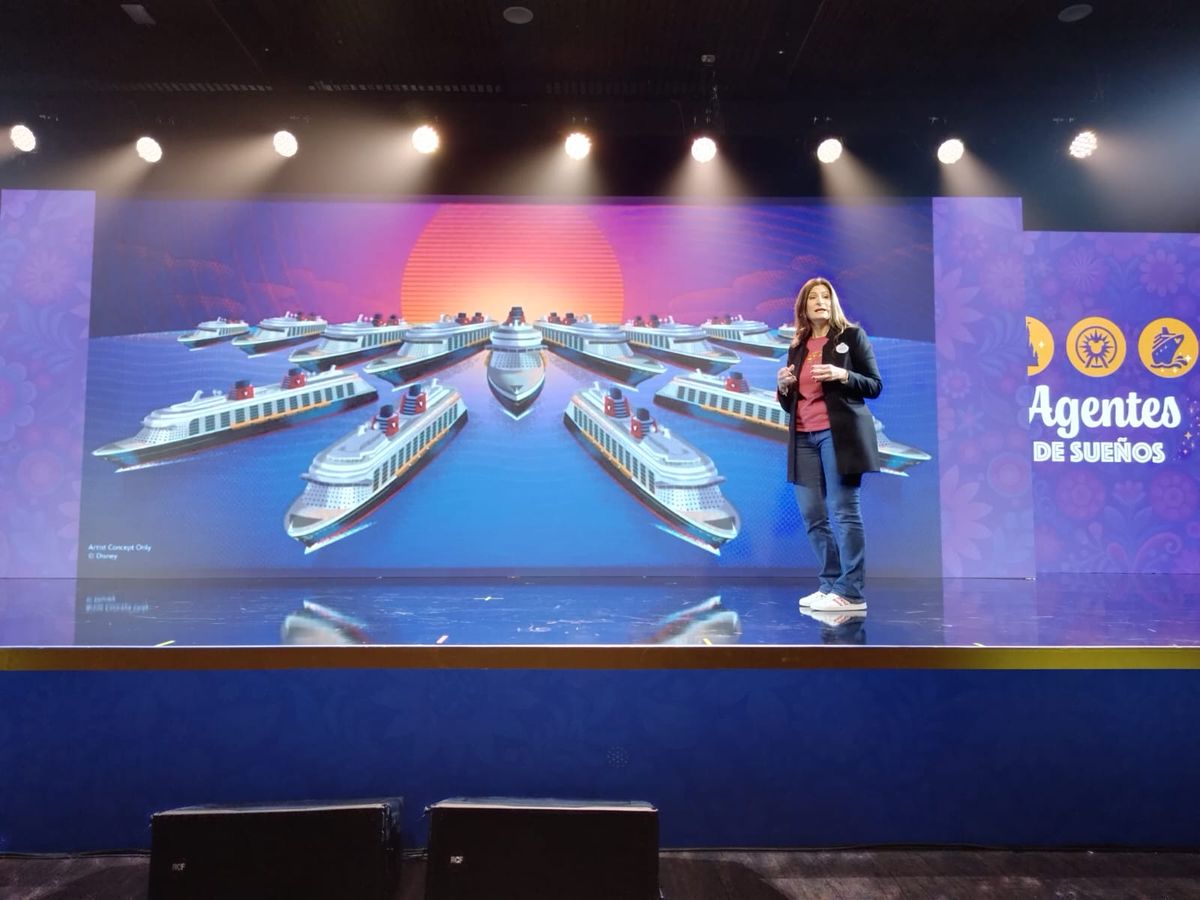 Julieta De Grazia, gerente senior de Ventas para Argentina, Chile y Perú de Disney Destinations, durante su presentación. 
