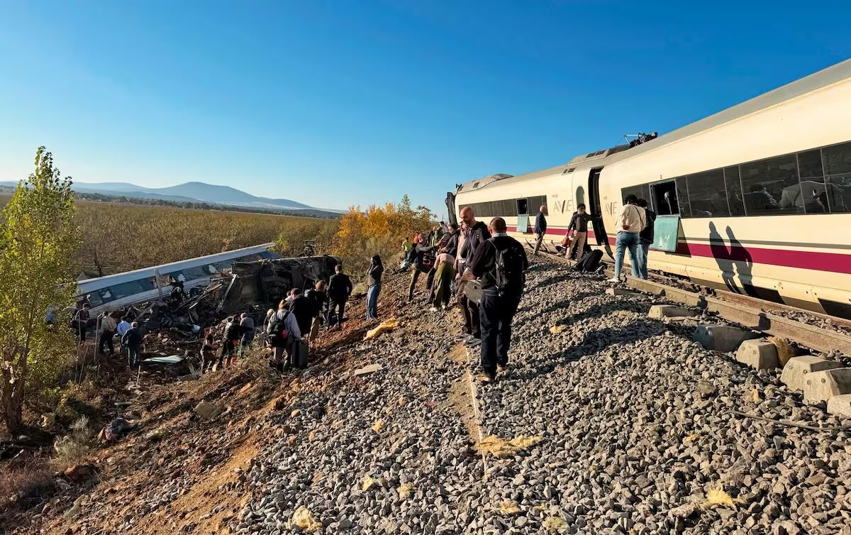 Foto de una pasajera afectada tras la colisión de un tren de AVE y de Iryo Foto de una pasajera afectada tras la colisión de un tren de AVE y de Iryo