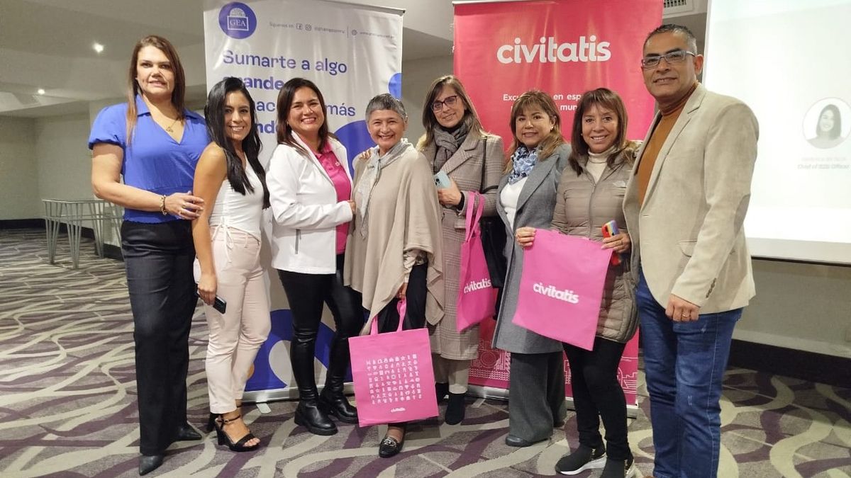 Grupo GEA Perú y Civitatis junto a las agencias de viajes invitadas.