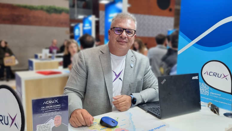 Oscar Gabriel Suárez, gerente de Acrux Travel.