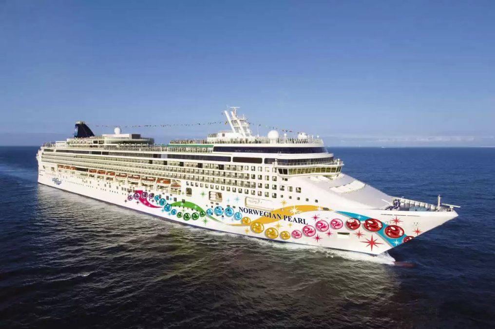 El Norwegian Pearl albergará un crucero nudista.