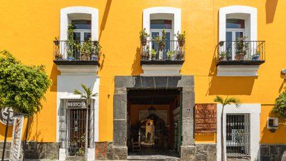 Fachada del Meson de San Sebastián, en Puebla.