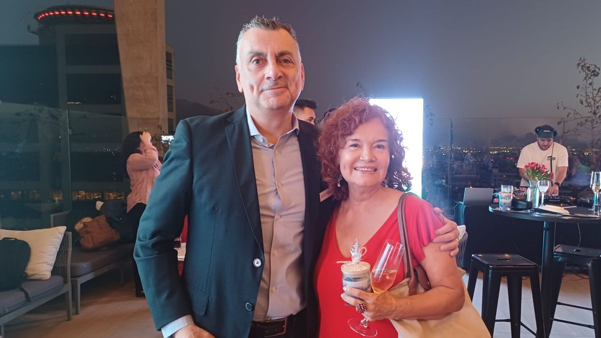 Francisco Gamio, gerente general de Tempo Reps, junto a Maggie Sierralta.