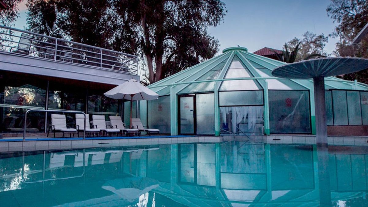 Las piscinas termales y jacuzzis son el principal atractivo para el descanso en el recinto en la Región de Valparaíso.