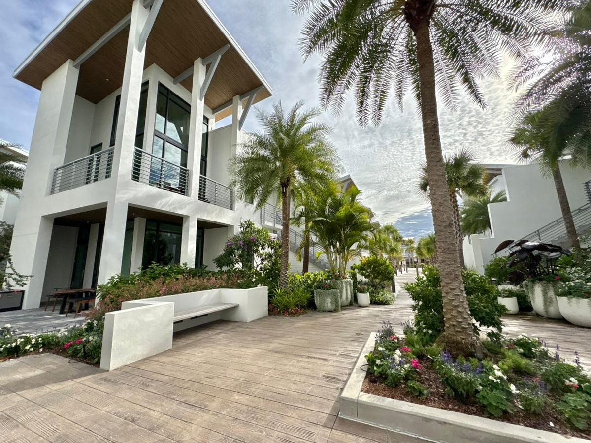 Inaugurado en 2024, Evermore Resort combina residencias estilo condominio y casas de lujo. Inaugurado en 2024, Evermore Resort combina residencias estilo condominio y casas de lujo.