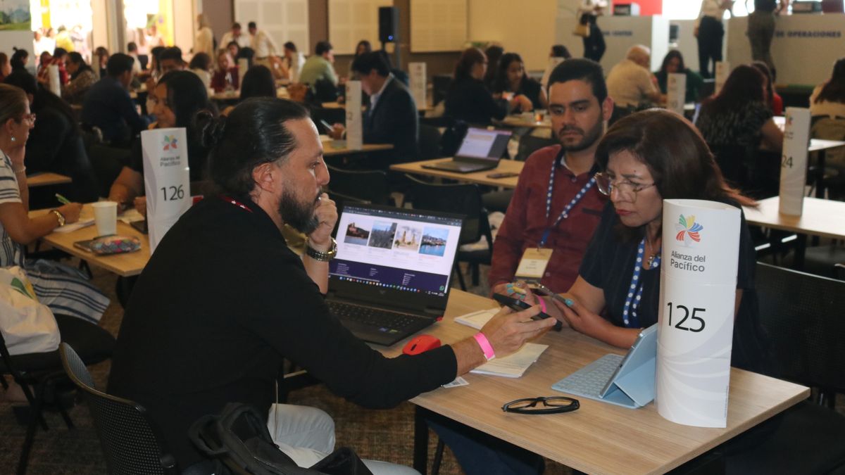 Rondas de negocios de la Macrorrueda turística en Armenia, Colombia. 