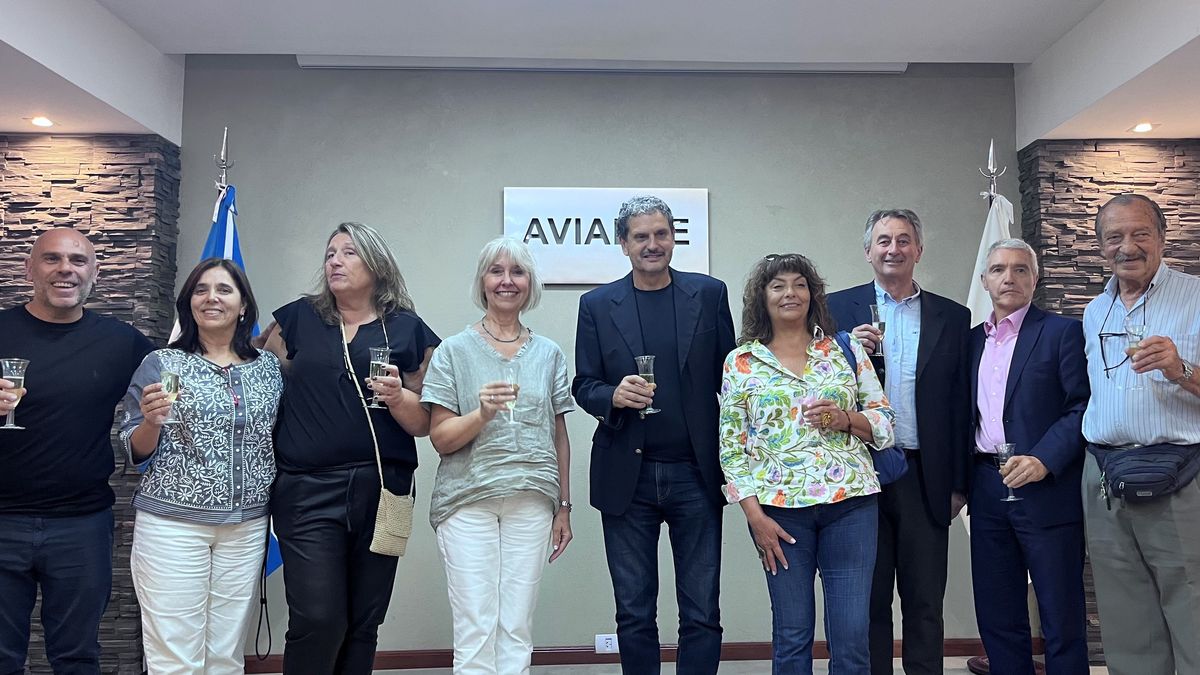 Los directivos de Aviabue en el brindis de fin de año.