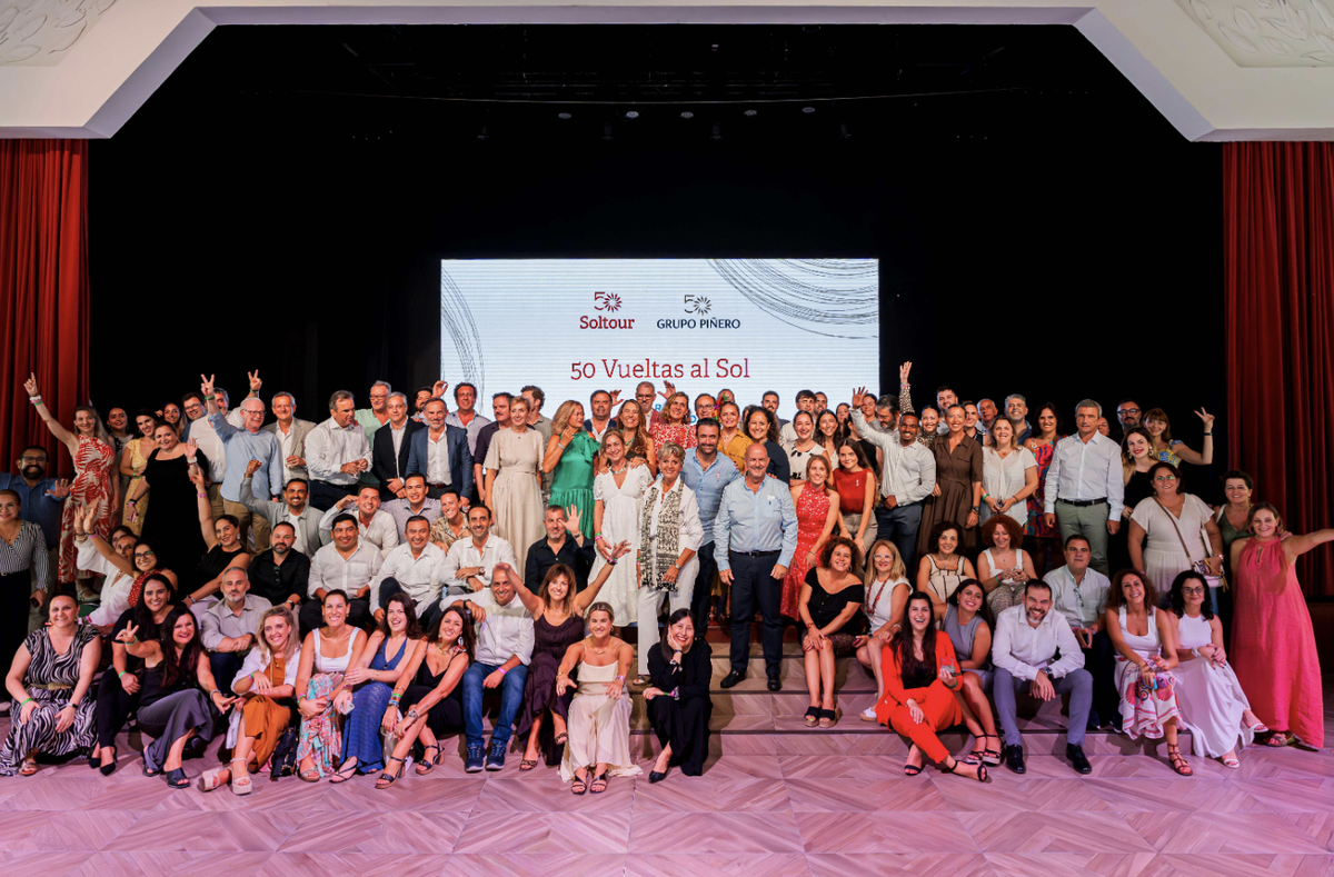 Participantes del mega fam trip de Soltour por su 50 aniversario en el Caribe Mexicano.