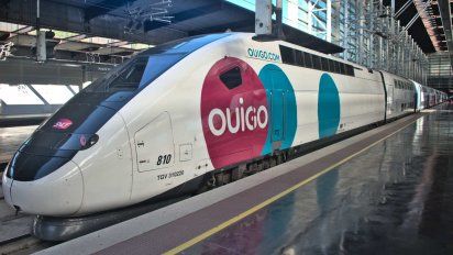 Tren de la compañía privada Ouigo en la estación de Chamartín, en Madrid.