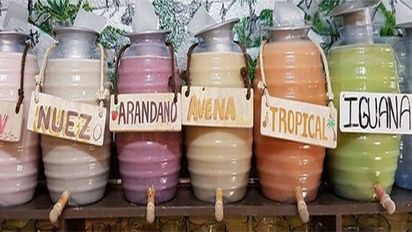 Conoce las mejores pulquerías de CDMX donde podrás probar esta tradicional bebida.