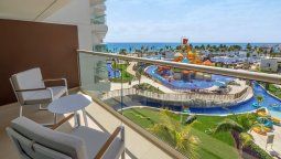 Royalton Splash Riviera Cancun ofrece ofrece diversas categorías de habitación y múltiples actividades recreativas para todas las edades.