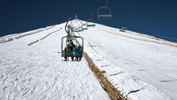 El Colorado se encuentra en medio de la cordillera de Los Andes, en la Región Metropolitana.