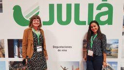 Zuzana Krbilova y Laia Pineda, directora comercial y ejecutiva de Cuentas Internacionales, respectivamente, representaron a Juliá Travel en Fitur.