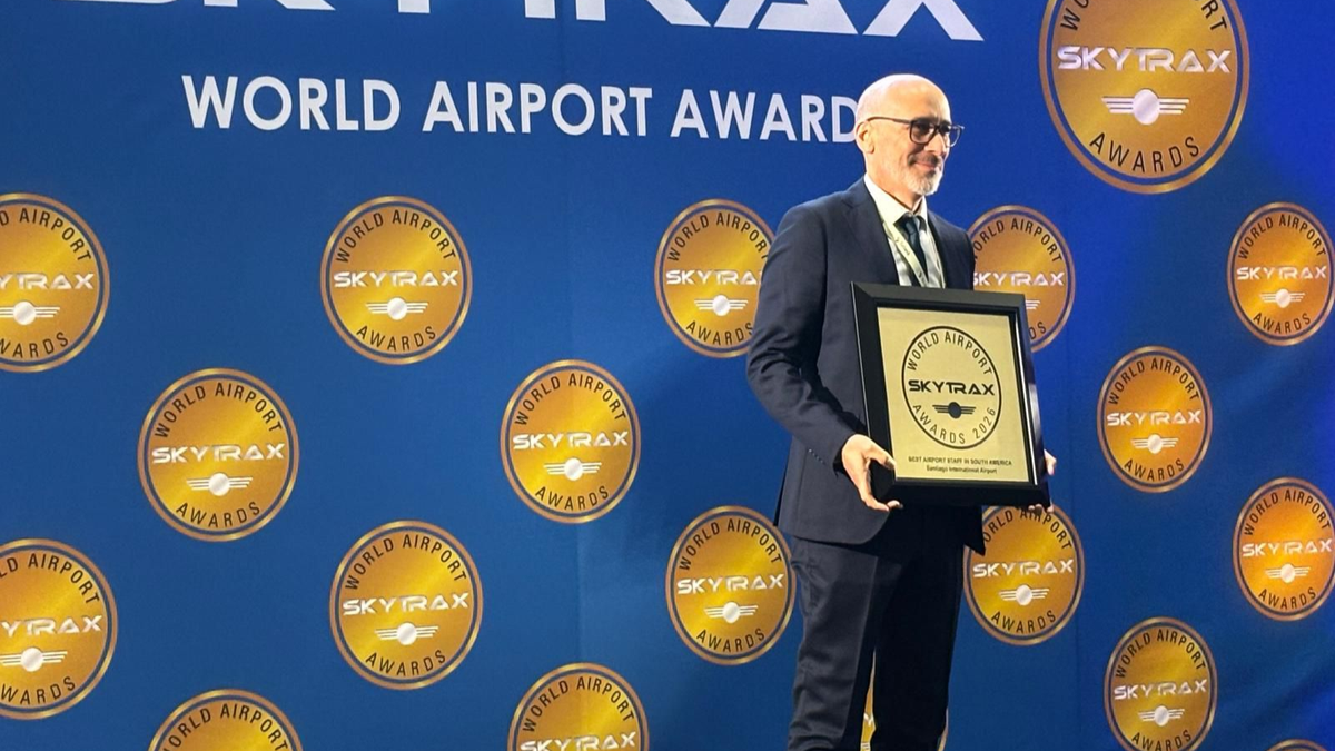 Aeropuerto de Santiago reconocido en el categoría de 