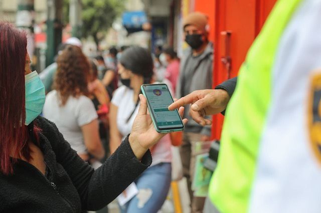 Como requisito, las personas mayores de 18 años contar con las tres dosis de vacunas contra el Covid-19 para ingresar a establecimientos públicos y privados. - Ladevi Medios y Soluciones Como requisito, las personas mayores de 18 años contar con las tres dosis de vacunas contra el Covid-19 para ingresar a establecimientos públicos y privados.