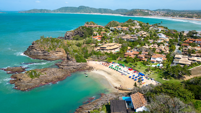 Río de Janeiro y Búzios destacan como destinos ideales para escapar del invierno con playas, clima cálido y paisajes únicos en Brasil.