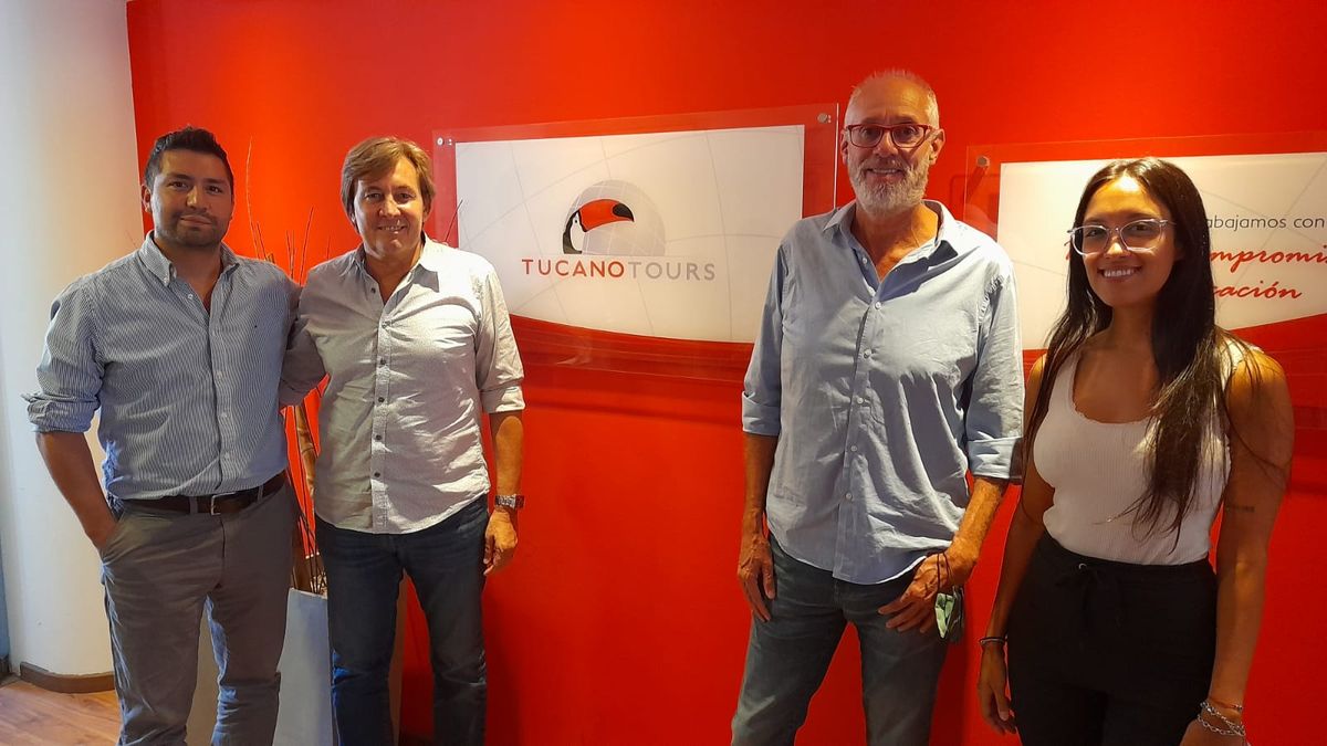 Los ejecutivos de Tucano Tours:&nbsp;Nicolás Duarte, gerente de Promoción y Ventas; Carlos Alonso, presidente; Alejandro Duarte, gerente comercial; y Melina Bello, responsable de Marketing.