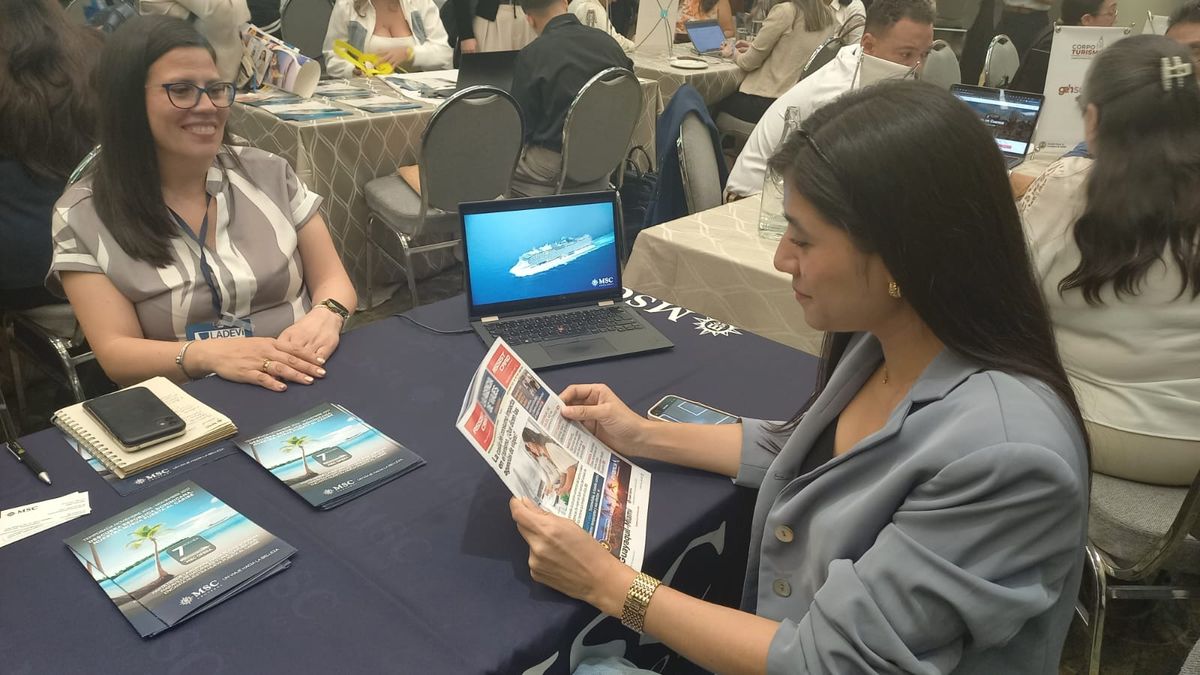 La revista impresa La Agencia de Viajes circula entre los profesionales presenten en Ladevi Workshop en Guayaquil.