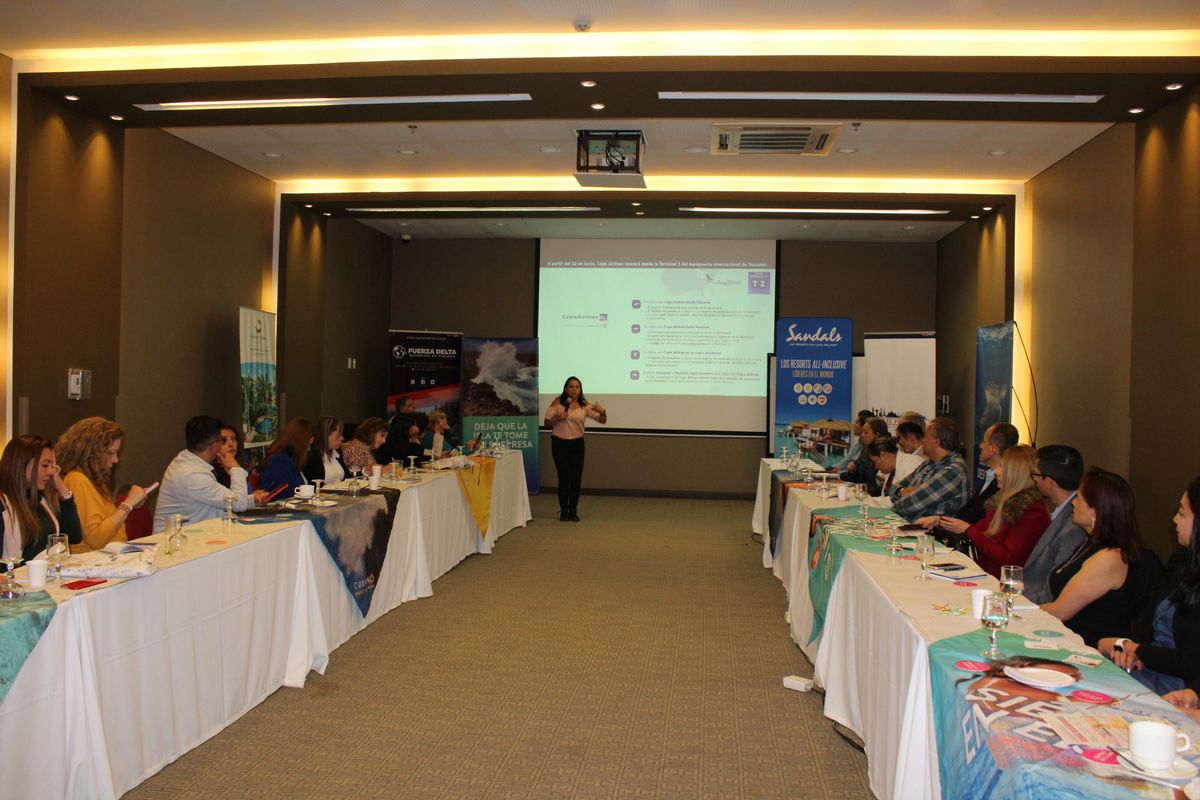 Evento de la Oficina de Turismo de Curazao en Bogotá.