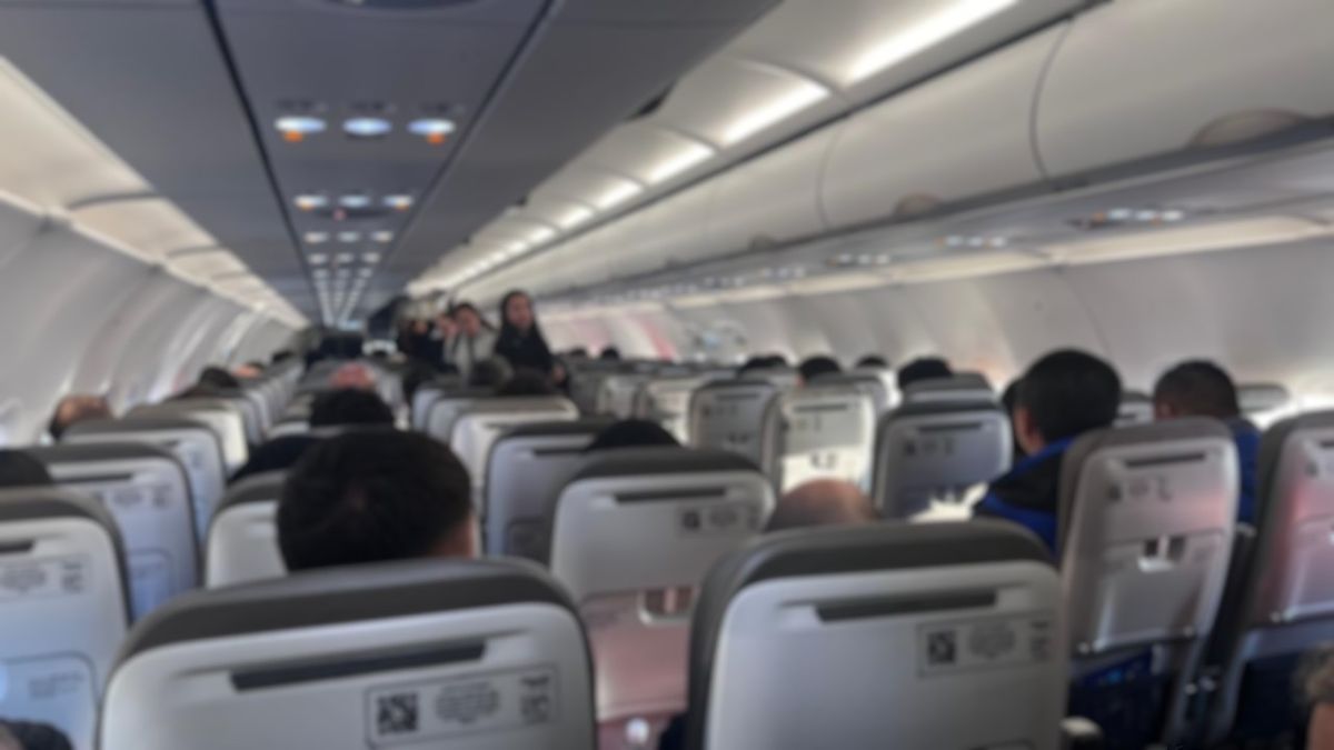 IATA: Roberto Alvo, CEO de Latam Airlines, advirtió sobre la falta de regulación y el alza de incidentes con pasajeros problemáticos.