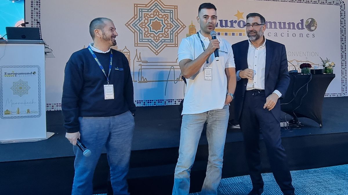 Antonio Sánchez-Villares Benito, Luís Granados responsables del departamento IT, junto a Alejandro de la Osa presentaron los intentos de hackeo que tuvieron en Europamundo