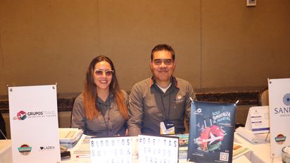 Johana Casallas y Cesar Franco, ejecutivos comerciales de Grupos Travel.