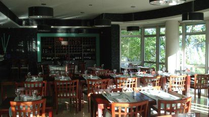 Crisis: empresario en alerta por la caída del consumo y pérdida de competitividad en hoteles y restaurantes de Paraná.