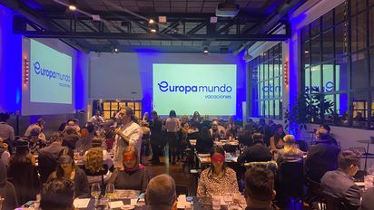 A través de una cata a ciegas, los participantes de la velada tuvieron que identificar el origen de platos característicos de diferentes países y regiones.