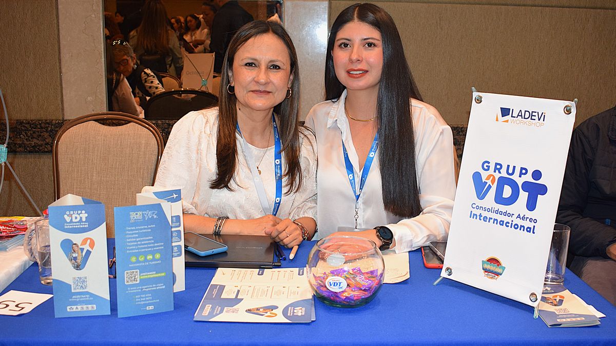 Equipo de Grupo VDT y Tropitours en el marco de Ladevi Workshop en Bogotá.