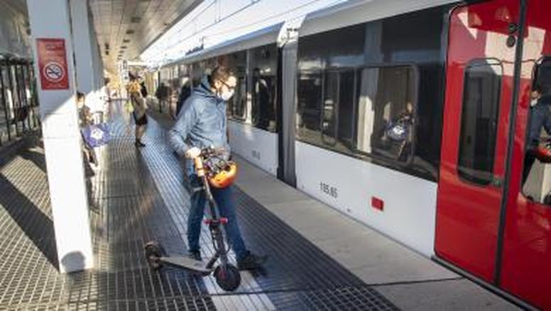 Esta medida, tal y como ha detallado la firma en una nota de prensa, ha sido adoptada tras una cuidadosa evaluación de los riesgos asociados con el uso de patinetes eléctricos.