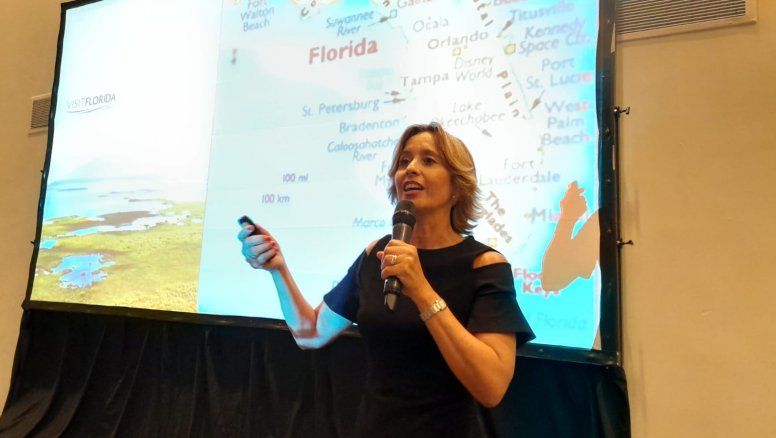 María Laura Romero Mirci durante la presentación de Visit Florida.