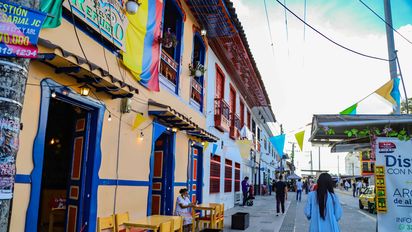 Circasia, ofrece a los visitantes una combinación de belleza natural, cultura rica y actividades emocionantes. Circasia, ofrece a los visitantes una combinación de belleza natural, cultura rica y actividades emocionantes.