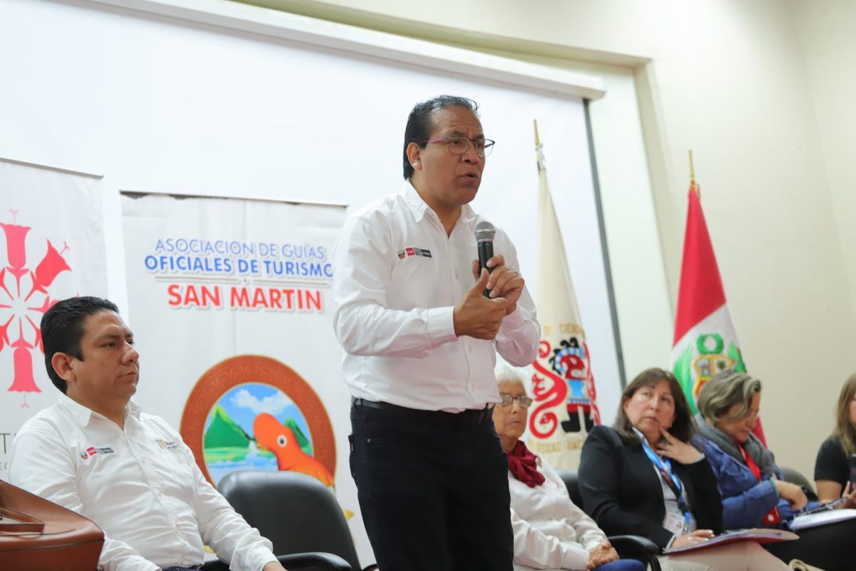 El líder del Mincetur señaló que reforzarán la Federación Nacional de Guías de Turismo del Perú, de mano de todo el Ejecutivo. - Ladevi Medios y Soluciones El líder del Mincetur señaló que reforzarán la Federación Nacional de Guías de Turismo del Perú, de mano de todo el Ejecutivo.