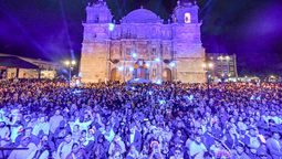 altText(Atestigua la gran fiesta de Día de Muertos en Oaxaca)}