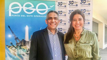 Adriana Reyes, directora general de Punta del Este Operadora; y Mauro Arredondo, gerente de Copa Airlines en México.