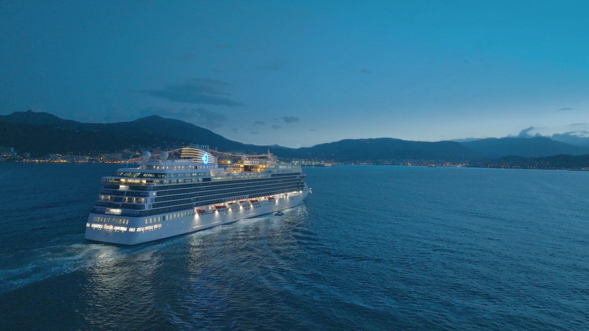 Oceania Cruises: las suites Penthouse, Oceania, Vista y Owner’s del nuevo barco ofrecen generosos espacios de sala y comedor.