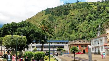 Pese al cierre de la vía Baños-Puyo, los turistas pueden llegar a Baños por medio de la vía Ambato-Pelileo-Baños