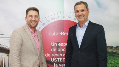 Esteban Velásquez, VP Latam de Sabre; y Alfredo Fernández, CEO de Universal Assistance.